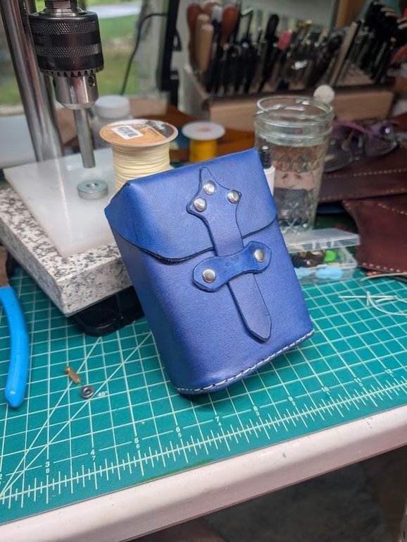 Image small_blue_pouch.jpg