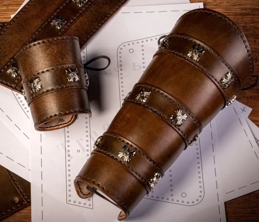 Image THP-02-Vambrace_and_Bracelet.png